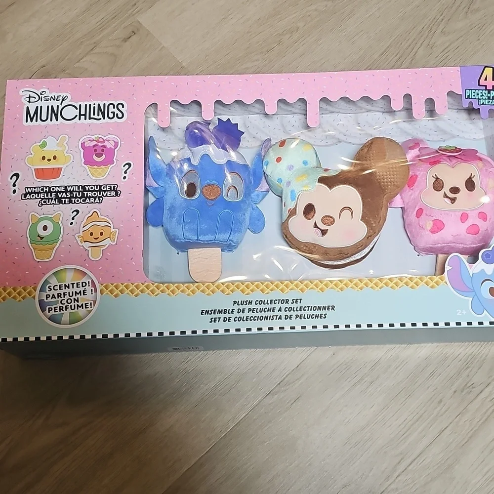 New In Box Disney Munchlings Plush Collector Set Scented 4 Piece